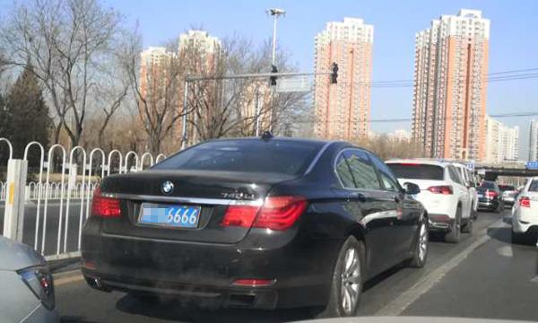 北京车牌出租2023年多少钱？看看你值多少钱!